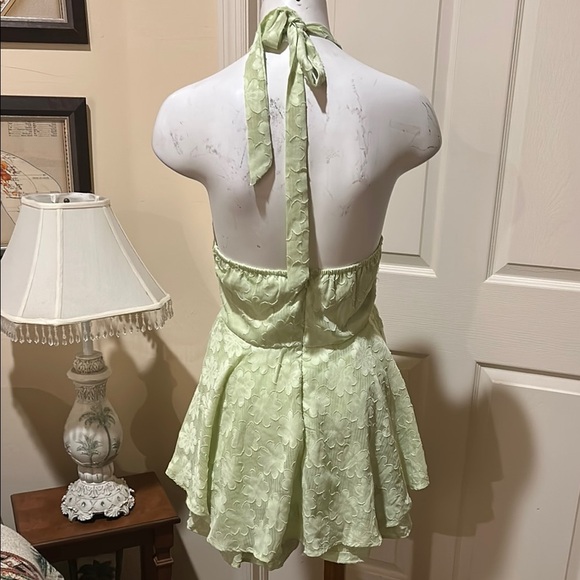 Green Halter Dress with Floral Pattern - Picture 5 of 11